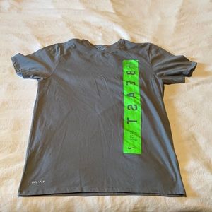 Men’s Nike shirt size Large